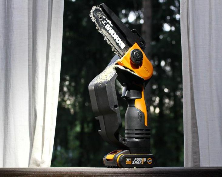 Worx WG324E: компактная универсальная беспроводная цепная пила