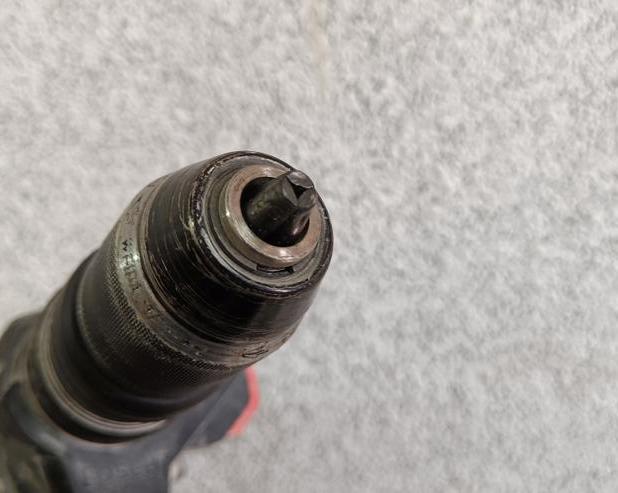 Как быстро и без фанатизма разомкнуть заклинивший патрон электрической дрели или шуруповерта