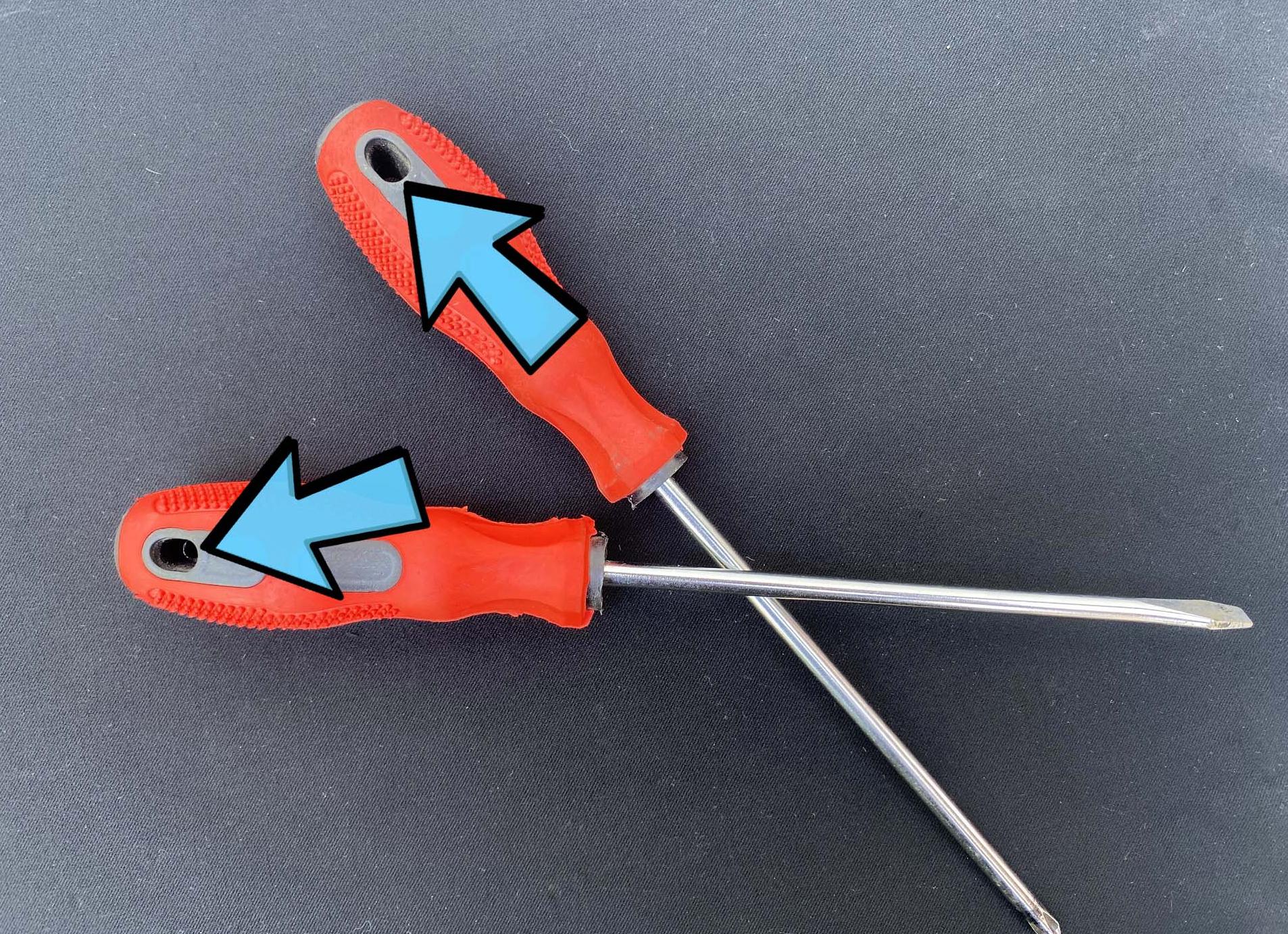 Зачем нужно отверстие на рукоятке отвертки?