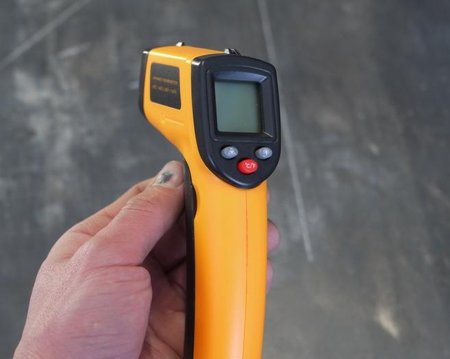 Инфракрасный термометр Smart Sensor ST 490+