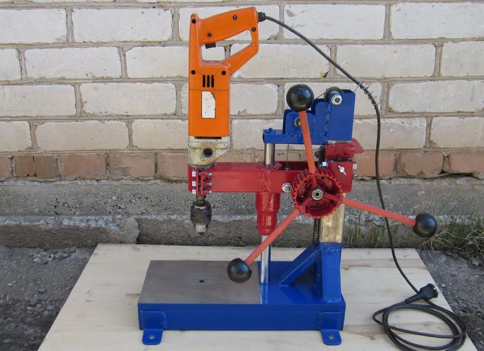 Как сделать сверлильный станок из дрели своими руками