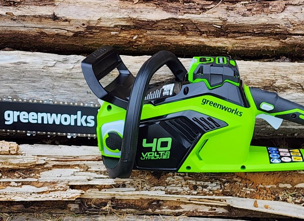 Зачем бензиновая, когда есть аккумуляторная? Обзор цепной пилы Greenworks GD40CS18 с шиной 16 дюймов (40 см)